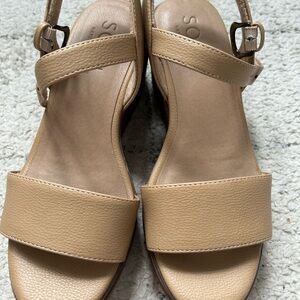 Naturalizer SOUL Comfort Beige Strap Sandals